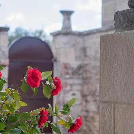 Trulli D'estia - *