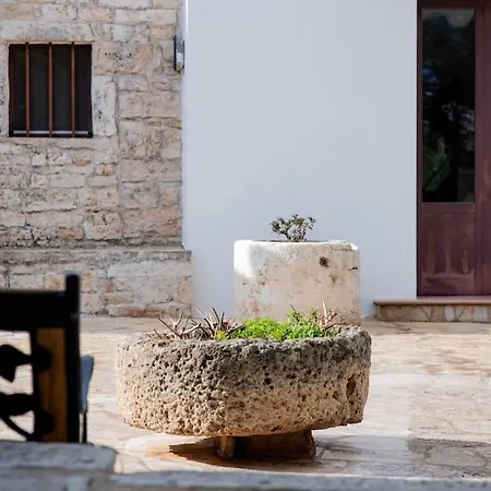 Trulli D'estia - * Locorotondo