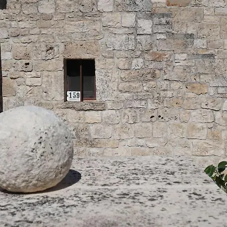 Trulli D'estia - * Locorotondo